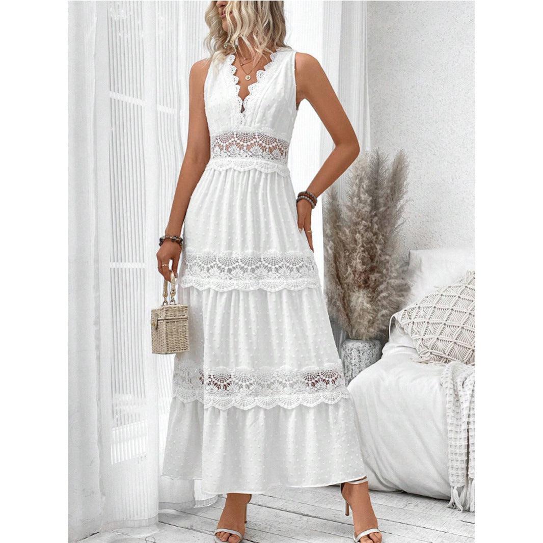 Robe en dentelle sans manches avec décolleté en V