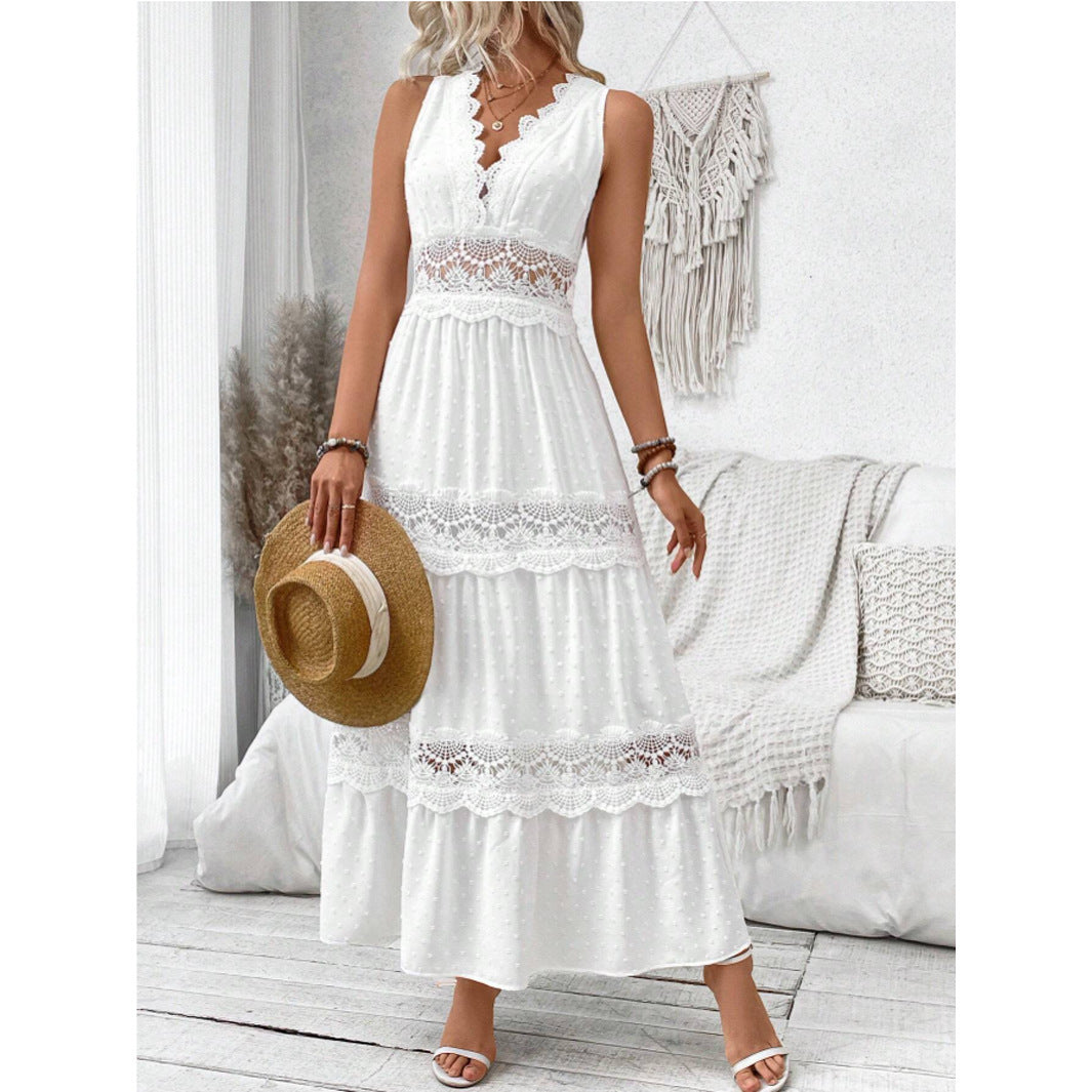 Robe en dentelle sans manches avec décolleté en V