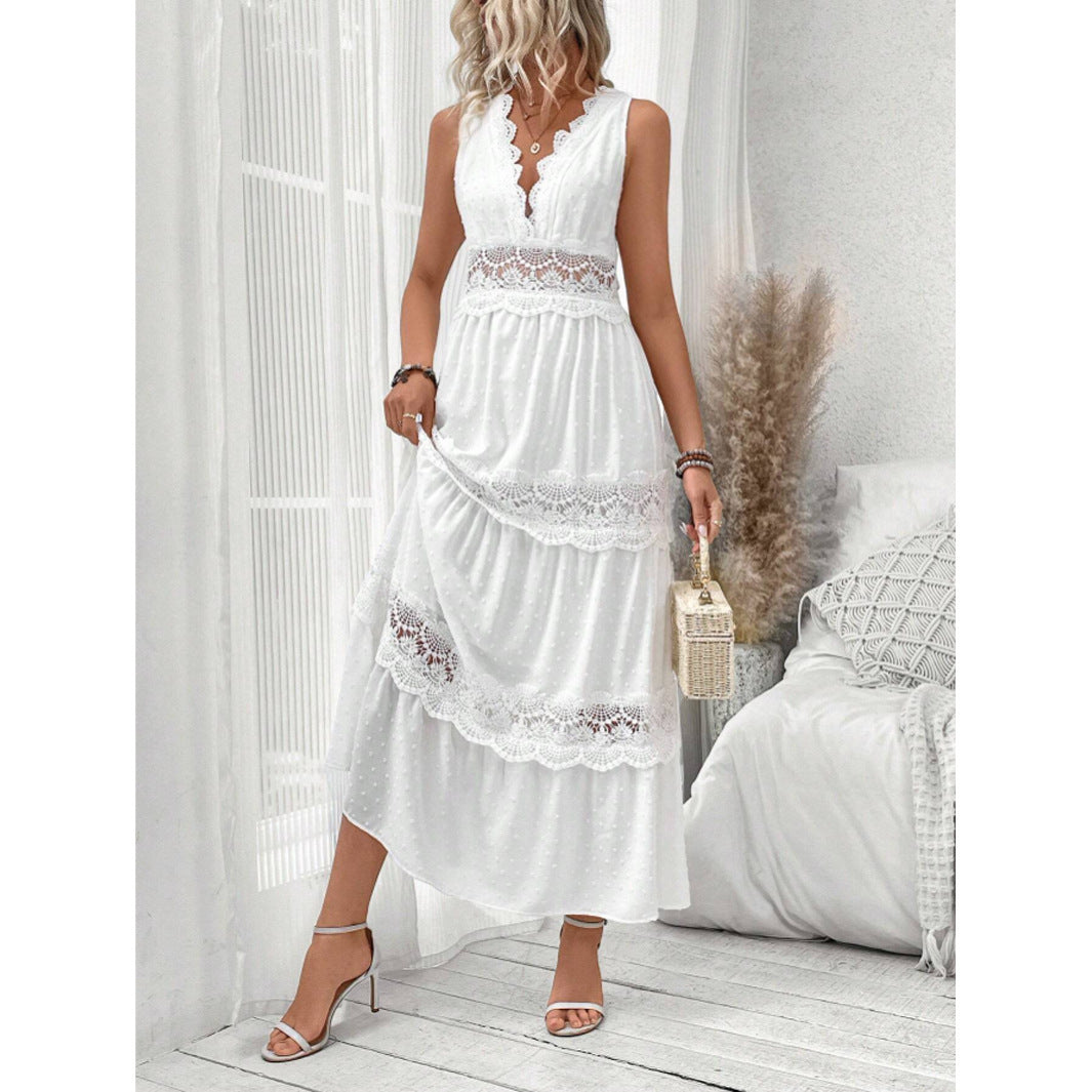 Robe en dentelle sans manches avec décolleté en V