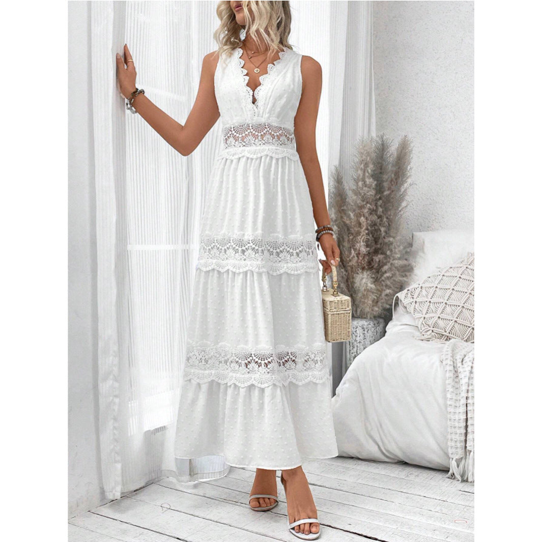 Robe en dentelle sans manches avec décolleté en V