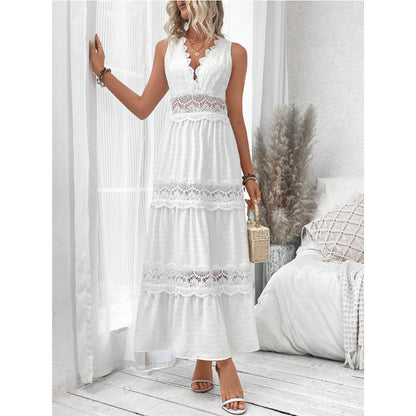 Robe en dentelle sans manches avec décolleté en V